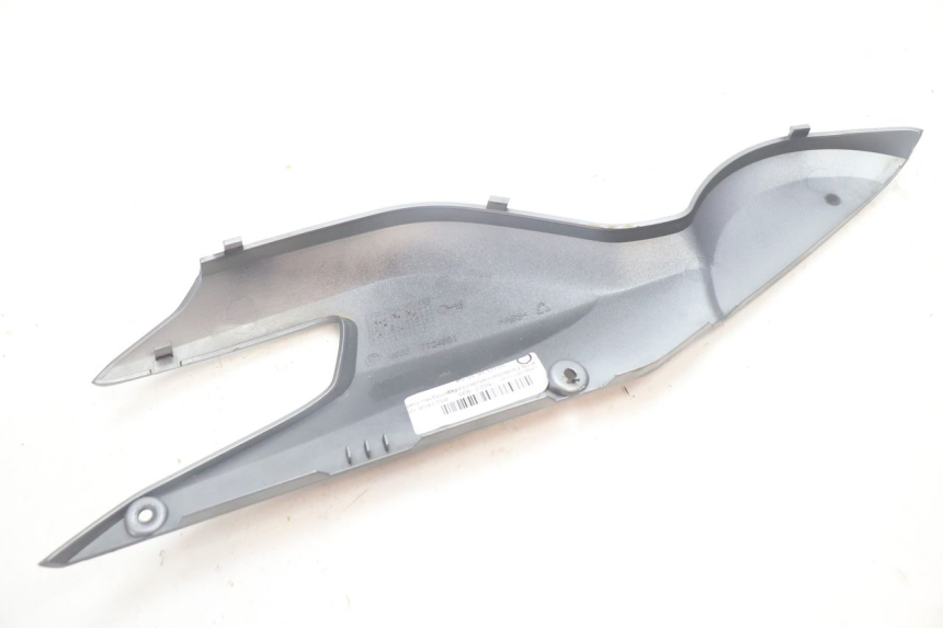photo de OSŁONA POD LEWYM SIEDZENIEM BMW C SPORT 650 (2015 - 2021) - Zoom stanu zużycia