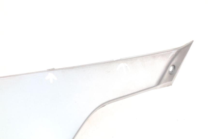 photo de OSŁONA POD LEWYM SIEDZENIEM BMW C1 125 (2000 - 2003) - Stan powierzchni