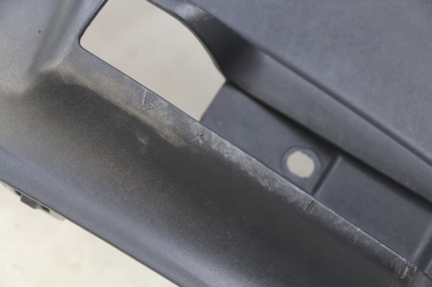 photo de OSŁONA POD LEWYM SIEDZENIEM PEUGEOT CITYSTAR 125 (2011 - 2017) - Inny kąt widzenia