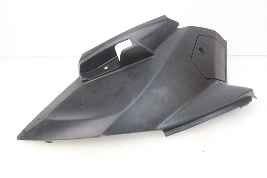 photo de OSŁONA POD LEWYM SIEDZENIEM PEUGEOT CITYSTAR 50 (2013 - 2017) - Zbliżenie techniczne