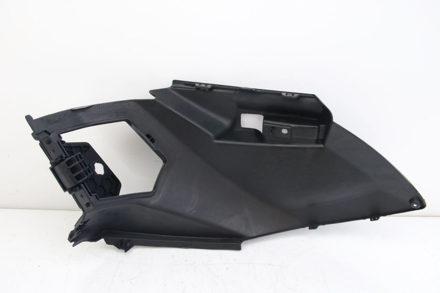 photo de OSŁONA POD LEWYM SIEDZENIEM PEUGEOT CITYSTAR 50 (2013 - 2017) - Inny kąt widzenia