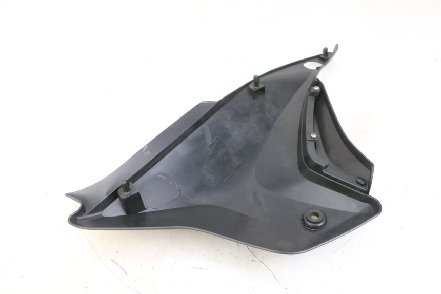 photo de OSŁONA POD LEWYM SIEDZENIEM KSR CODE 125 (2018 - 2020) - Inny kąt widzenia