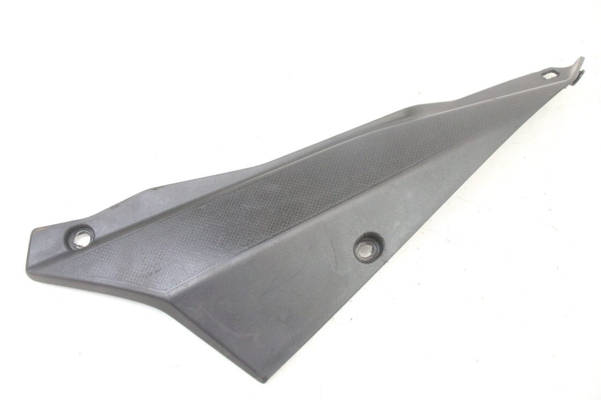 photo de OSŁONA POD LEWYM SIEDZENIEM DERBI SENDA SM DRD X-TREME 50 (2011 - 2017) - Widok główny