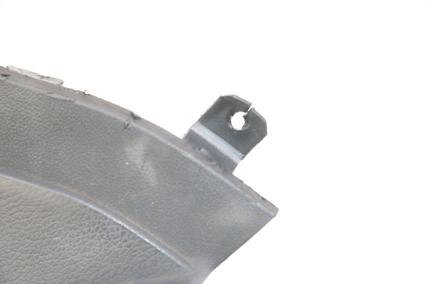 photo de OSŁONA POD LEWYM SIEDZENIEM KYMCO DINK 4T 50 (2007 - 2018) - Zoom stanu zużycia