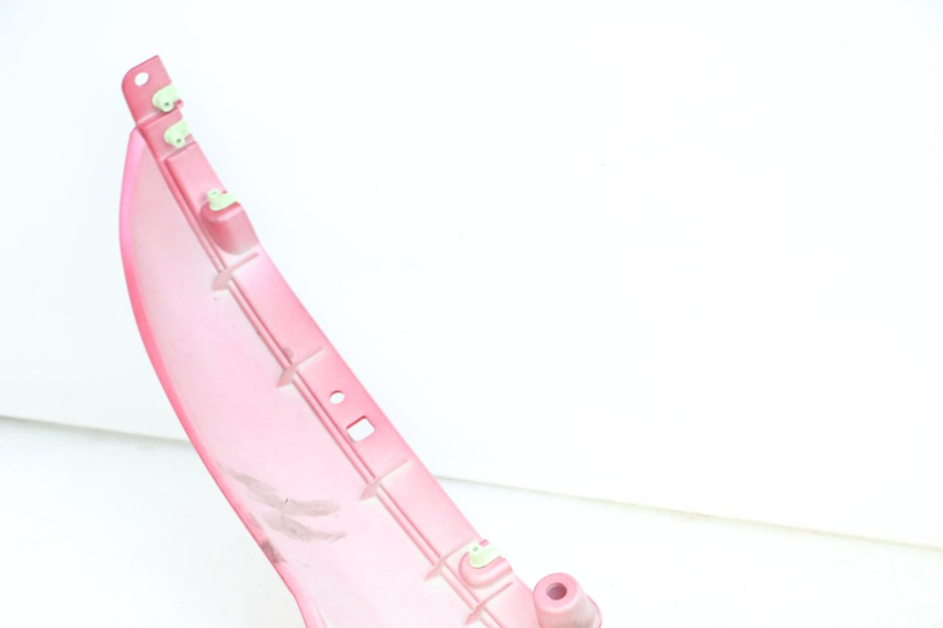 photo de OSŁONA POD LEWYM SIEDZENIEM PEUGEOT DJANGO 4T 50 (2014 - 2019) - Zbliżenie techniczne