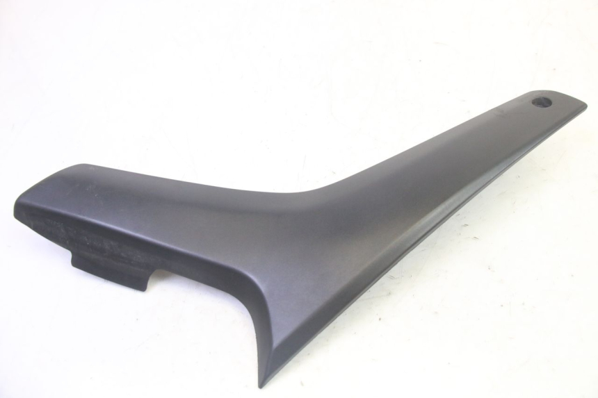 photo de OSŁONA POD LEWYM SIEDZENIEM SUZUKI DL V STROM 1000 (2002 - 2007) - Inny kąt widzenia