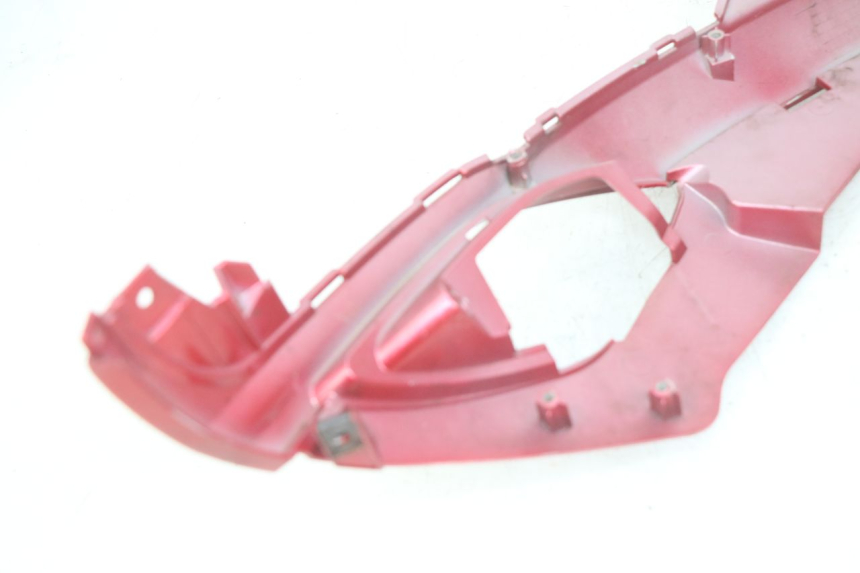 photo de OSŁONA POD LEWYM SIEDZENIEM SYM FIDDLE 3 III 125 (2014 - 2020) - Zbliżenie techniczne