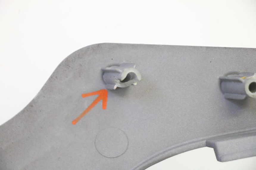 photo de OSŁONA POD LEWYM SIEDZENIEM SYM FIDDLE 3 III 125 (2014 - 2020) - Część sprawdzona