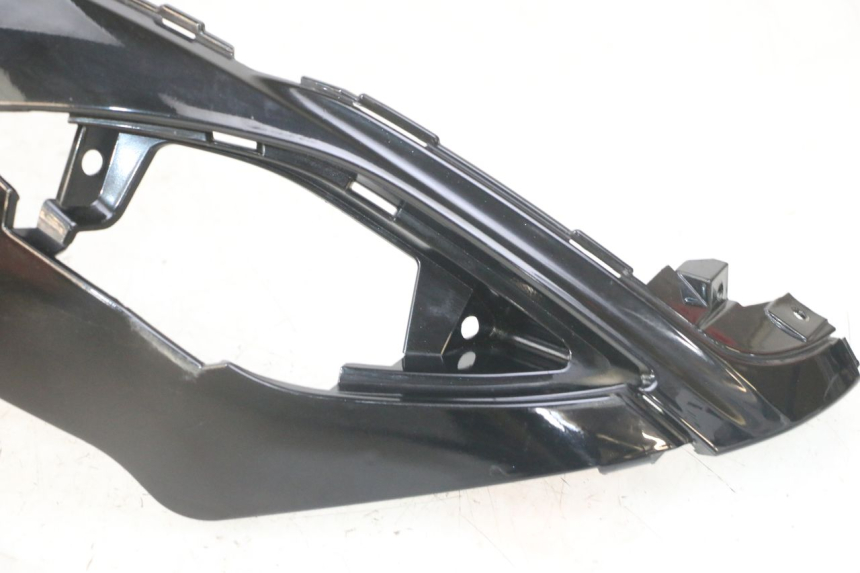 photo de OSŁONA POD LEWYM SIEDZENIEM SYM FIDDLE 3 III 50 (2014 - 2020) - Szczegóły charakterystyczne