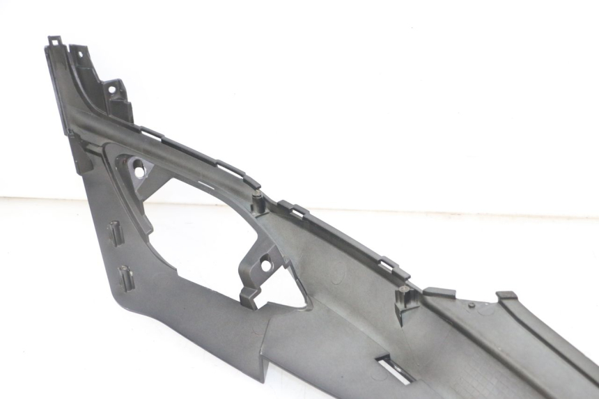 photo de OSŁONA POD LEWYM SIEDZENIEM SYM FIDDLE 3 III 50 (2014 - 2020) - Zoom stanu zużycia