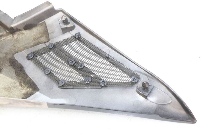 photo de OSŁONA POD LEWYM SIEDZENIEM YAMAHA FJ 3CX 1200 (1986 - 1996) - Zoom stanu zużycia