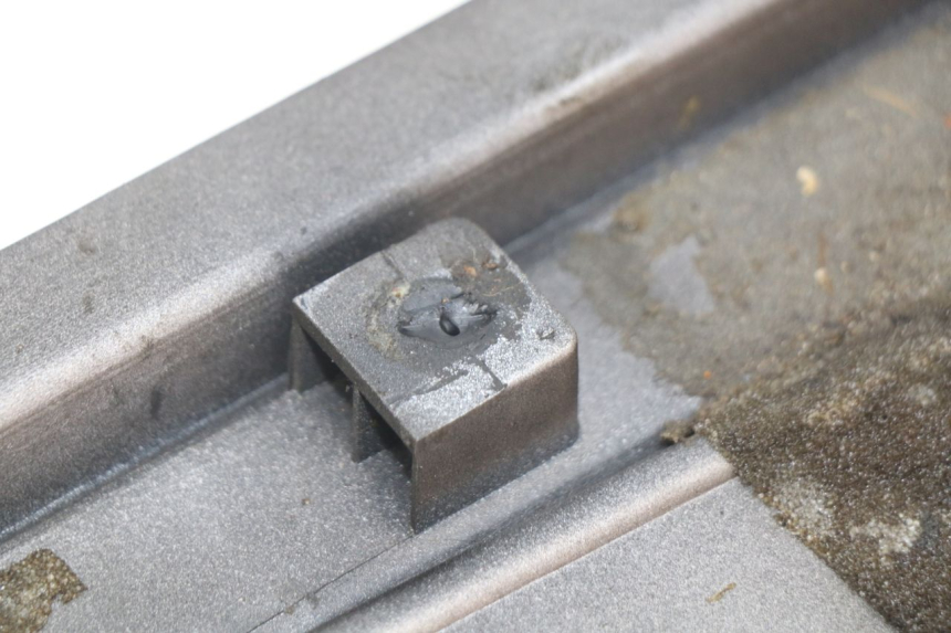 photo de OSŁONA POD LEWYM SIEDZENIEM YAMAHA FJ 3CX 1200 (1986 - 1996) - Punkty mocowania