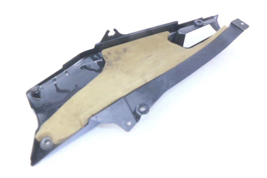 photo de OSŁONA POD LEWYM SIEDZENIEM YAMAHA FJR ABS 1300 (2016 - 2020) - Punkty mocowania