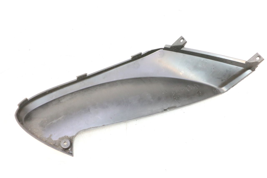 photo de OSŁONA POD LEWYM SIEDZENIEM PIAGGIO FLY 2T 50 (2004 - 2017) - Zoom stanu zużycia