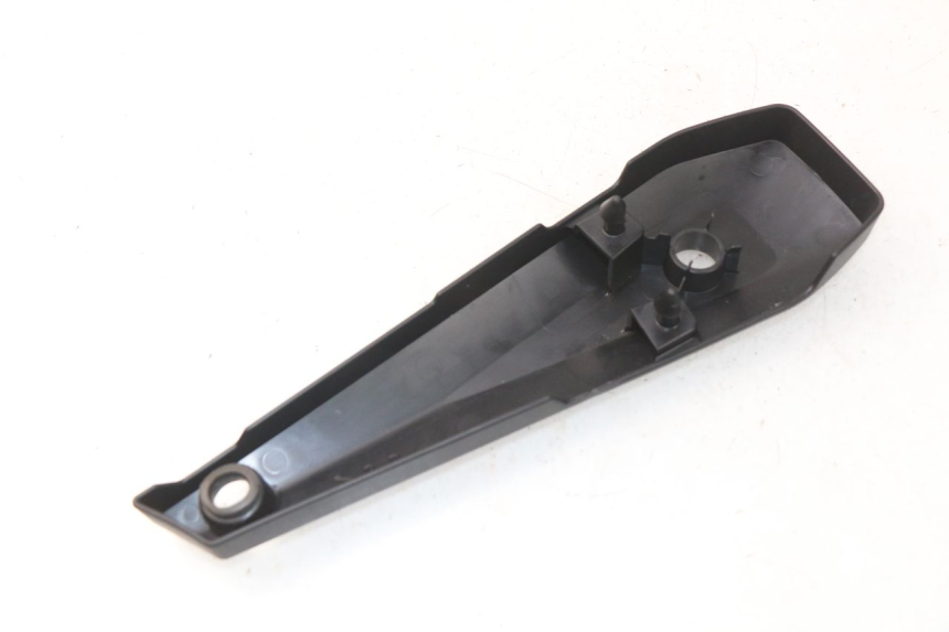 photo de OSŁONA POD LEWYM SIEDZENIEM YAMAHA FZ8 800 (2010 - 2016) - Szczegół części