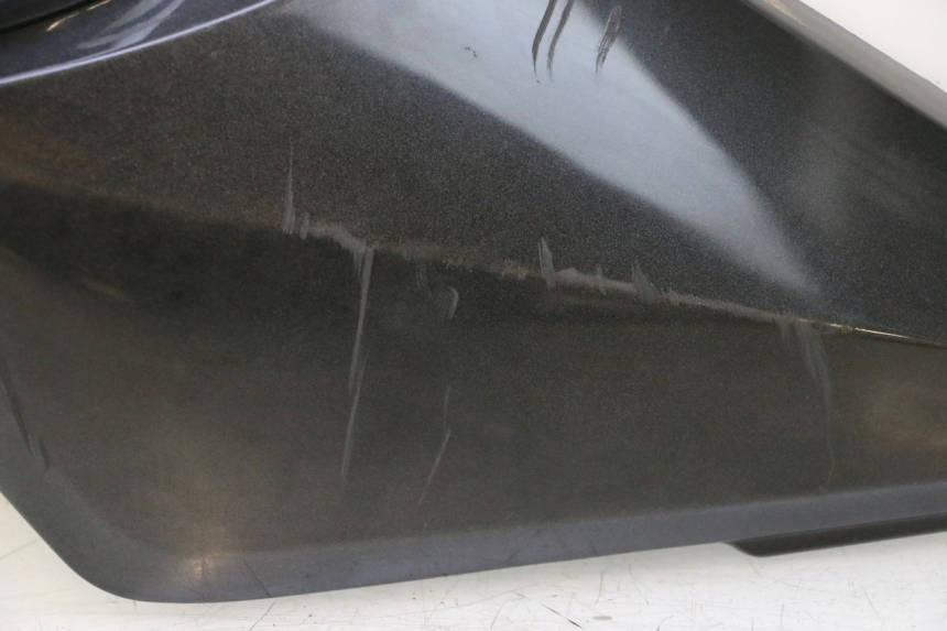 photo de OSŁONA POD SIEDZENIEM LEWA SUZUKI GSF N BANDIT 1200 (2001 - 2005) - Zbliżenie komponentów