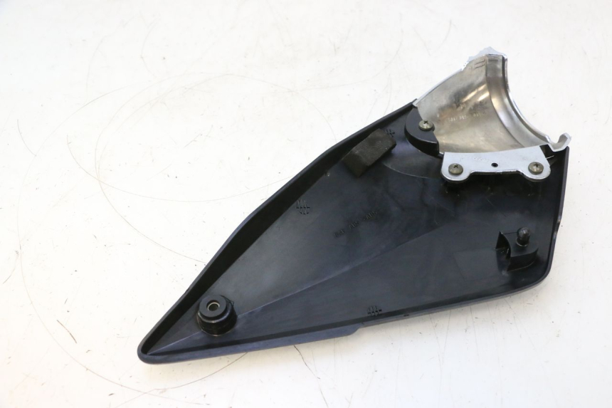 photo de OSŁONA POD SIEDZENIEM LEWA SUZUKI GSF N BANDIT 1200 (2001 - 2005) - Widok ogólny