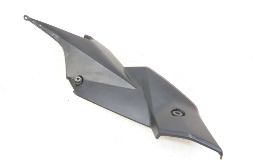 photo de OSŁONA POD LEWYM SIEDZENIEM SUZUKI GSR 750 (2011 - 2017) - Punkty mocowania