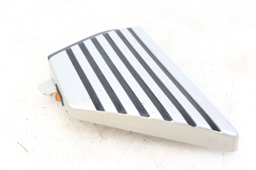 photo de OSŁONA POD LEWYM SIEDZENIEM SUZUKI GSX E 250 (1982 - 1983) - Widok ogólny