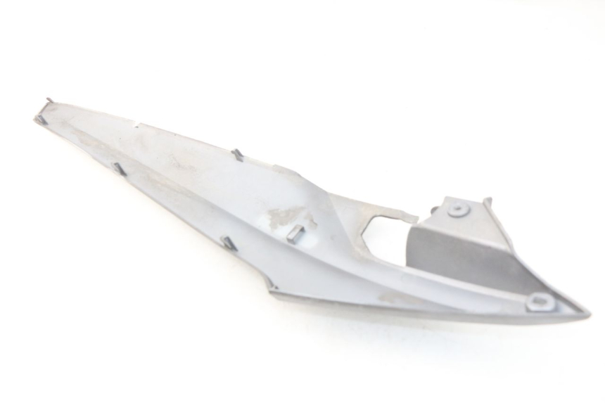 photo de OSŁONA POD LEWYM SIEDZENIEM SYM GTS EFI ABS 125 (2012 - 2016) - Inny kąt widzenia