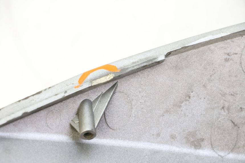 photo de OSŁONA POD LEWYM SIEDZENIEM DAELIM HISTORY 125 (2001 - 2002) - Inny kąt widzenia