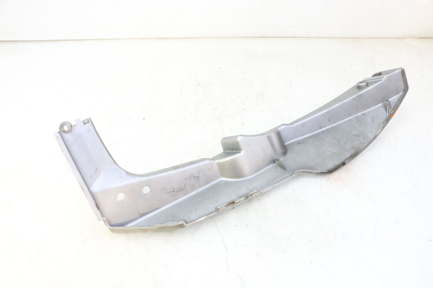 photo de OSŁONA POD LEWYM SIEDZENIEM DAELIM HISTORY 125 (2001 - 2002) - Punkty mocowania