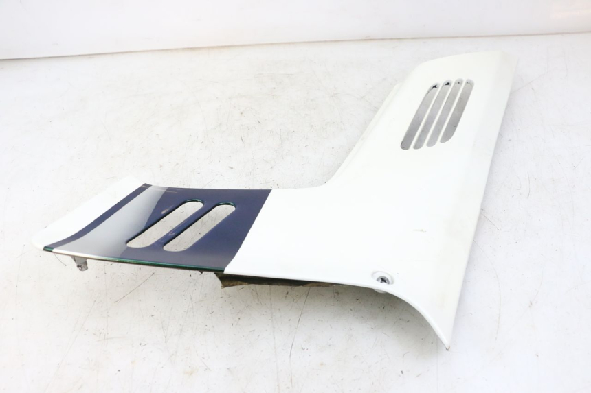 photo de OSŁONA POD LEWYM SIEDZENIEM HONDA CBR F 1000 (1993 - 1996) - Oznaczenia i referencje