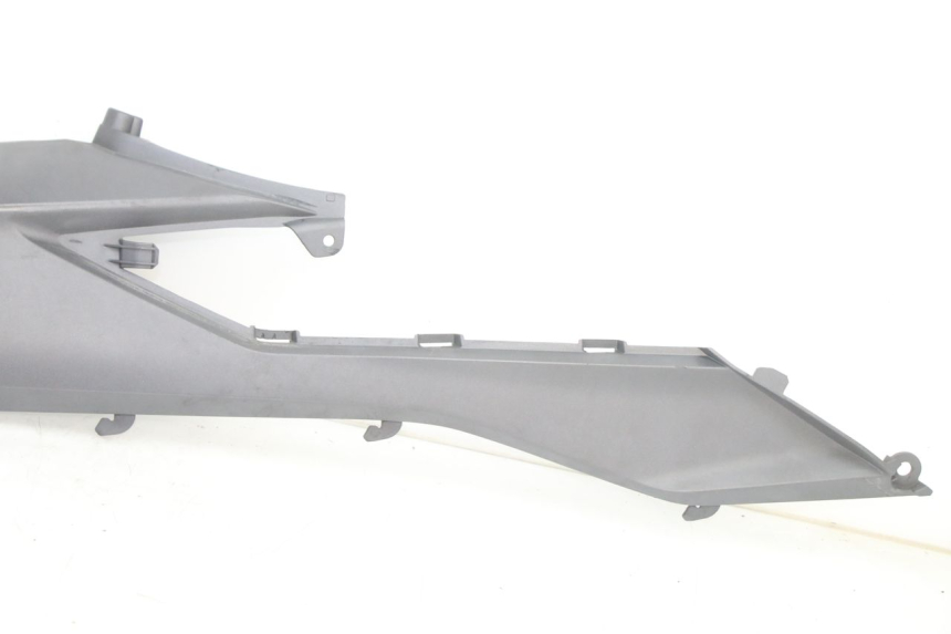 photo de OSŁONA POD LEWYM SIEDZENIEM HONDA FORZA 125 (2021 - 2025) - Zoom stanu zużycia