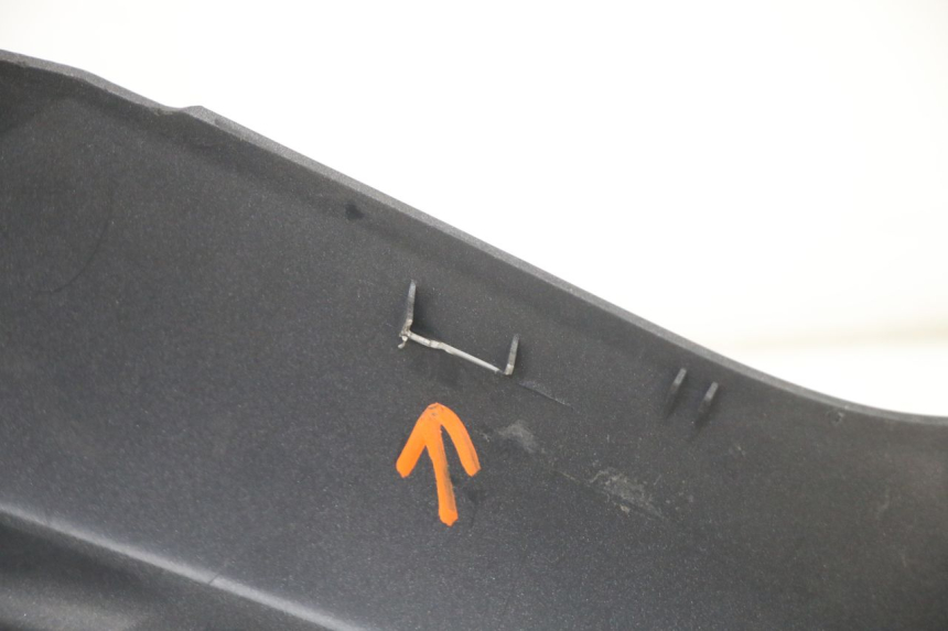 photo de OSŁONA POD LEWYM SIEDZENIEM HONDA FORZA 125 (2021 - 2025) - Stan powierzchni