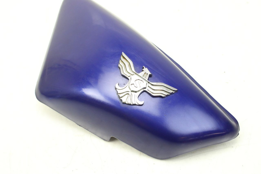 photo de OSŁONA POD LEWYM SIEDZENIEM SYM HUSKY 125 (1999 - 2005) - Inny kąt widzenia