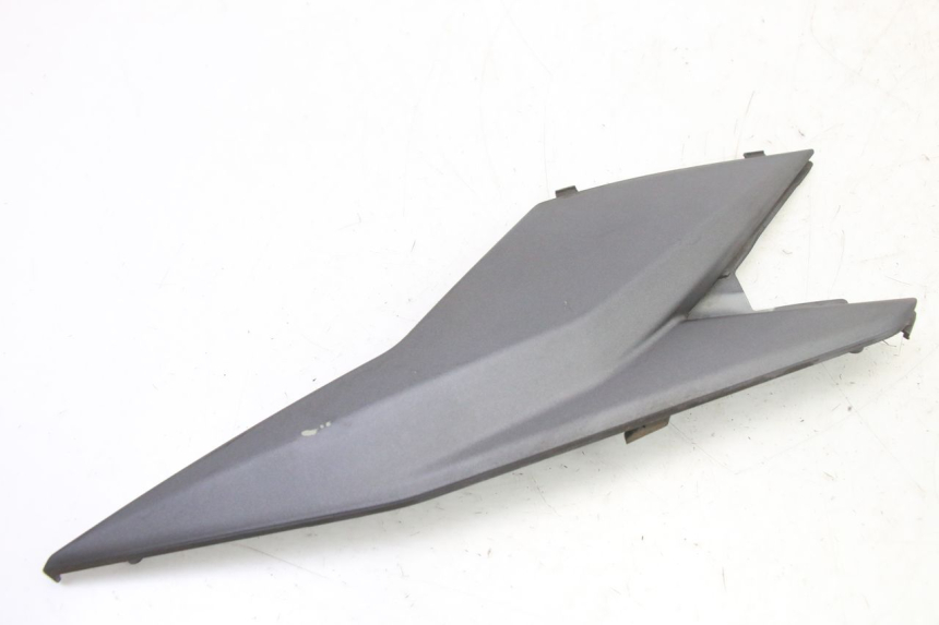 photo de OSŁONA POD LEWYM SIEDZENIEM SYM JET 14 4T 50 (2018 - 2022) - Zoom stanu zużycia