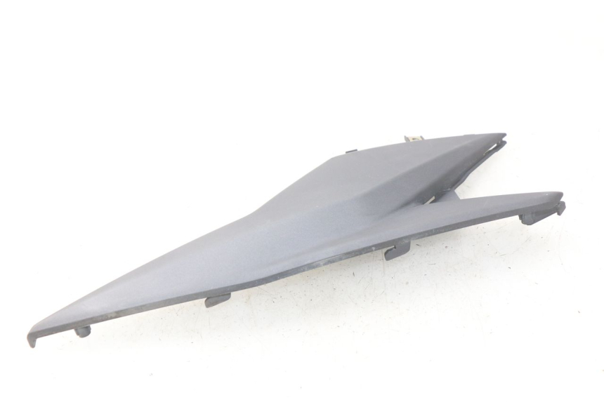 photo de OSŁONA POD LEWYM SIEDZENIEM SYM JET 4 4T 50 (2018 - 2021) - Zoom stanu zużycia