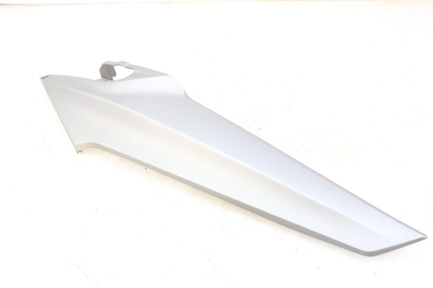 photo de OSŁONA POD LEWYM SIEDZENIEM SYM JOYMAX 125 (2010 - 2017) - Punkty mocowania