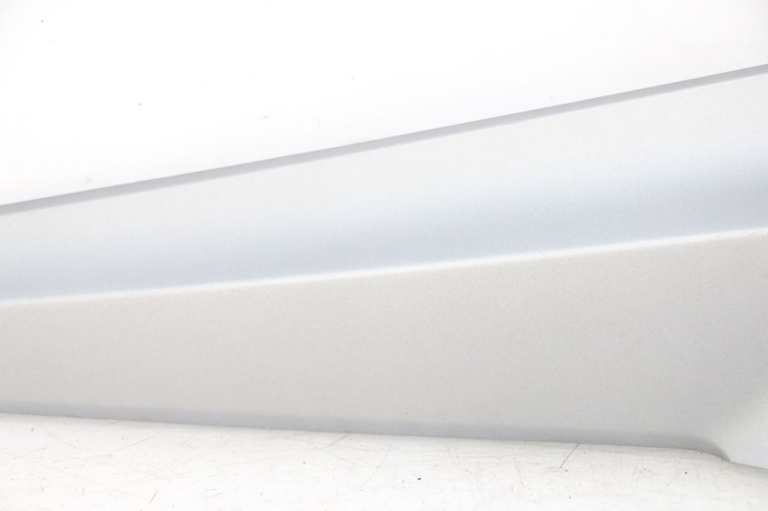 photo de OSŁONA POD LEWYM SIEDZENIEM SYM JOYMAX 125 (2010 - 2017) - Część sprawdzona