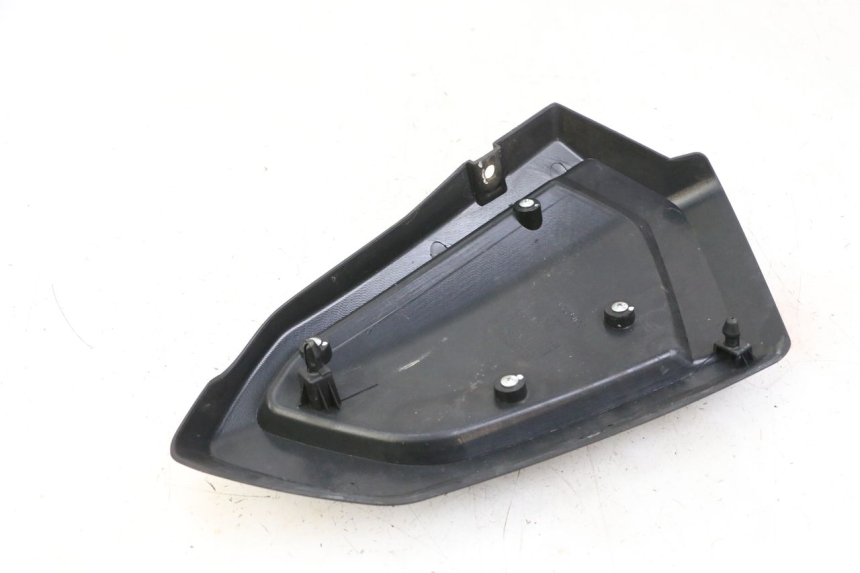 photo de OSŁONA POD LEWYM SIEDZENIEM KEEWAY K-LIGHT KLIGHT 125 (2018 - 2025) - Zoom stanu zużycia