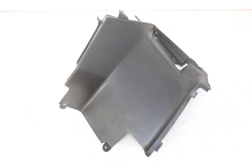 photo de OSŁONA POD LEWYM SIEDZENIEM PEUGEOT KISBEE 2T 50 (2018 - 2022) - Zbliżenie techniczne