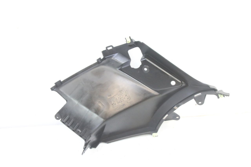 photo de OSŁONA POD LEWYM SIEDZENIEM PEUGEOT KISBEE 2T 50 (2010 - 2017) - Inny kąt widzenia