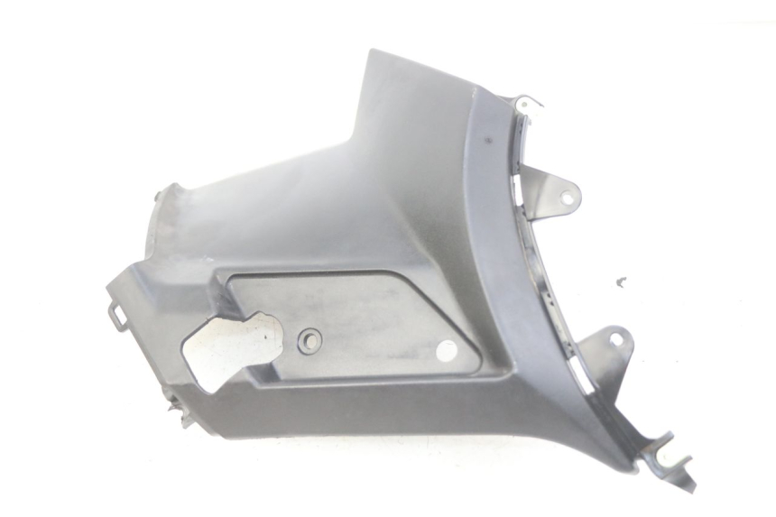 photo de OSŁONA POD LEWYM SIEDZENIEM PEUGEOT KISBEE 4T 50 (2018 - 2022) - Zbliżenie techniczne