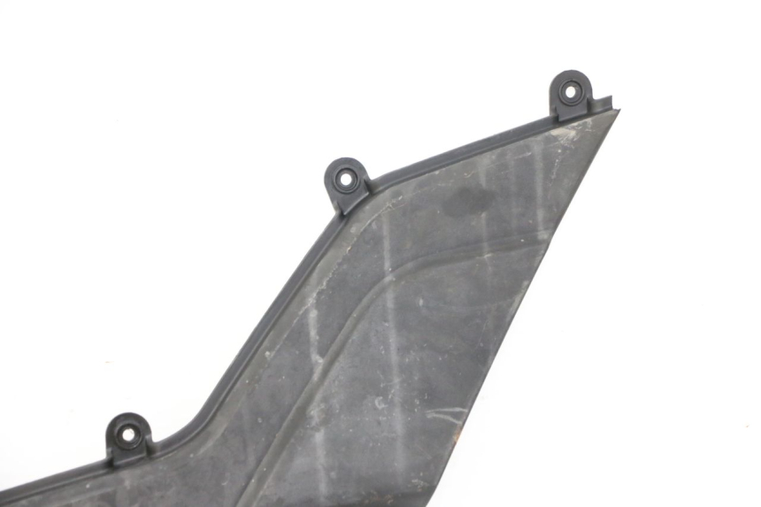 photo de OSŁONA POD LEWYM SIEDZENIEM KYMCO PEOPLE S 125 (2000 - 2008) - Punkty mocowania