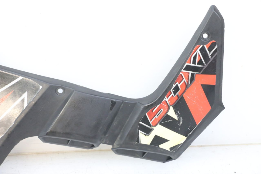 photo de OSŁONA POD LEWYM SIEDZENIEM MASAI XL 50 (2012 - 2019) - Zbliżenie techniczne