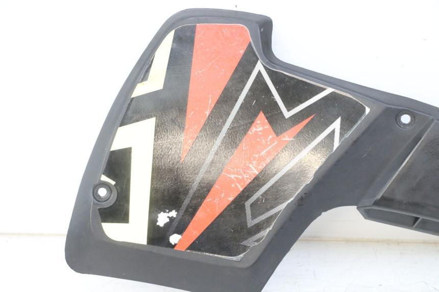 photo de OSŁONA POD LEWYM SIEDZENIEM MASAI XL 50 (2012 - 2019) - Widok ogólny