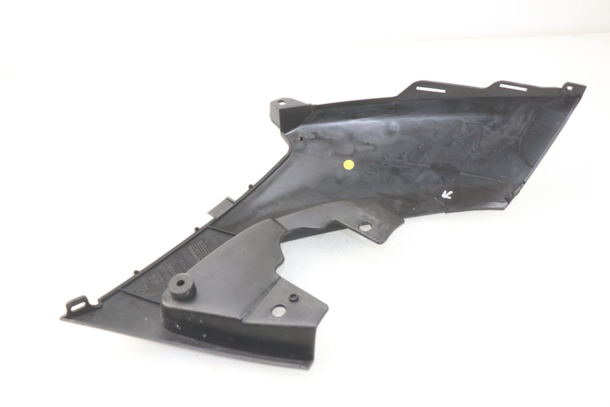 photo de OSŁONA POD LEWYM SIEDZENIEM PEUGEOT METROPOLIS 400 (2017 - 2020) - Szczegół części