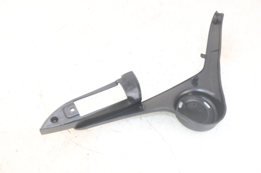 photo de OSŁONA POD LEWYM SIEDZENIEM PIAGGIO MP3 HPE 300 (2019 - 2026) - Zoom stanu zużycia