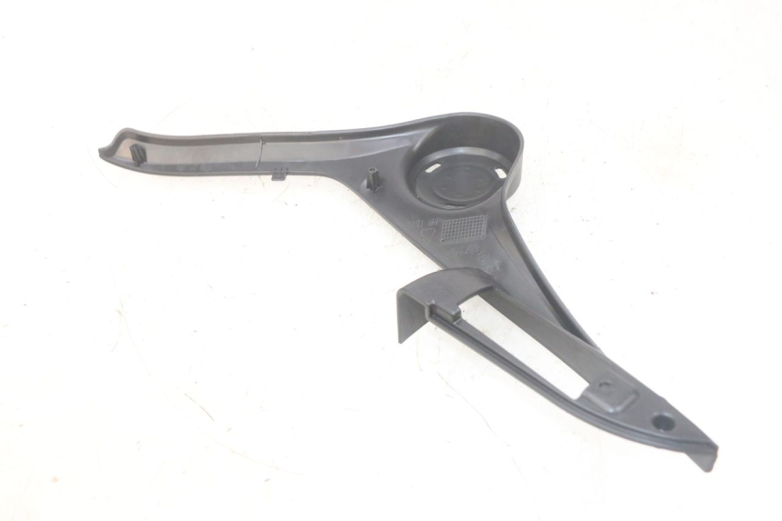 photo de OSŁONA POD LEWYM SIEDZENIEM PIAGGIO MP3 HPE 300 (2019 - 2026) - Inny kąt widzenia