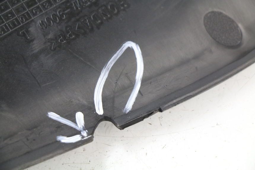 photo de OSŁONA POD LEWYM SIEDZENIEM HONDA NHX LEAD 110 (2008 - 2010) - Zoom stanu zużycia