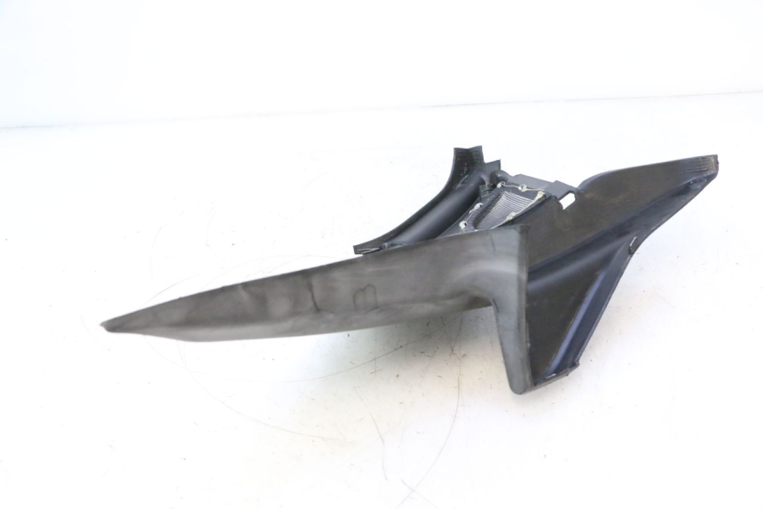 photo de LEWY KOSZ POD SIEDZENIEM MBK NITRO 50 (2004 - 2008) - Zbliżenie techniczne