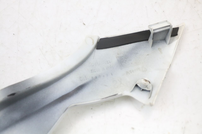 photo de OSŁONA POD LEWYM SIEDZENIEM MOTO GUZZI NORGE 8V GT 1200 (2011 - 2016) - Punkty mocowania