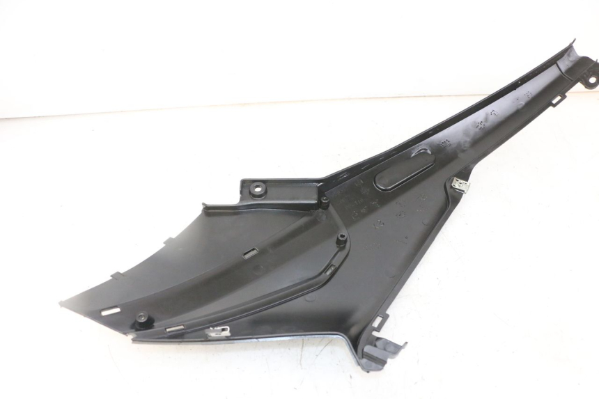 photo de OSŁONA POD LEWYM SIEDZENIEM PIAGGIO NRG POWER PUREJET 50 (2018 - 2021) - Szczegół części