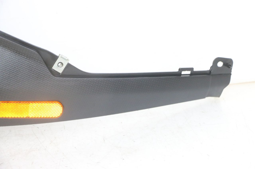 photo de OSŁONA POD LEWYM SIEDZENIEM PIAGGIO NRG POWER PUREJET 50 (2018 - 2021) - Stan powierzchni