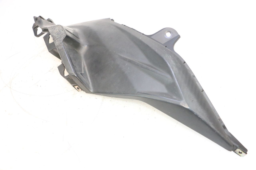 photo de OSŁONA POD LEWYM SIEDZENIEM SYM ORBIT III 3 4T 50 (2018 - 2021) - Zoom stanu zużycia